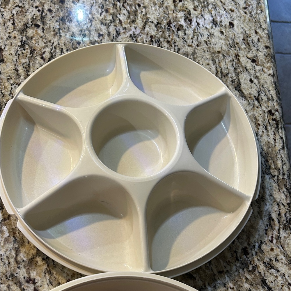 Tupperware Cream Food Storage Container - Picture 7 of 11